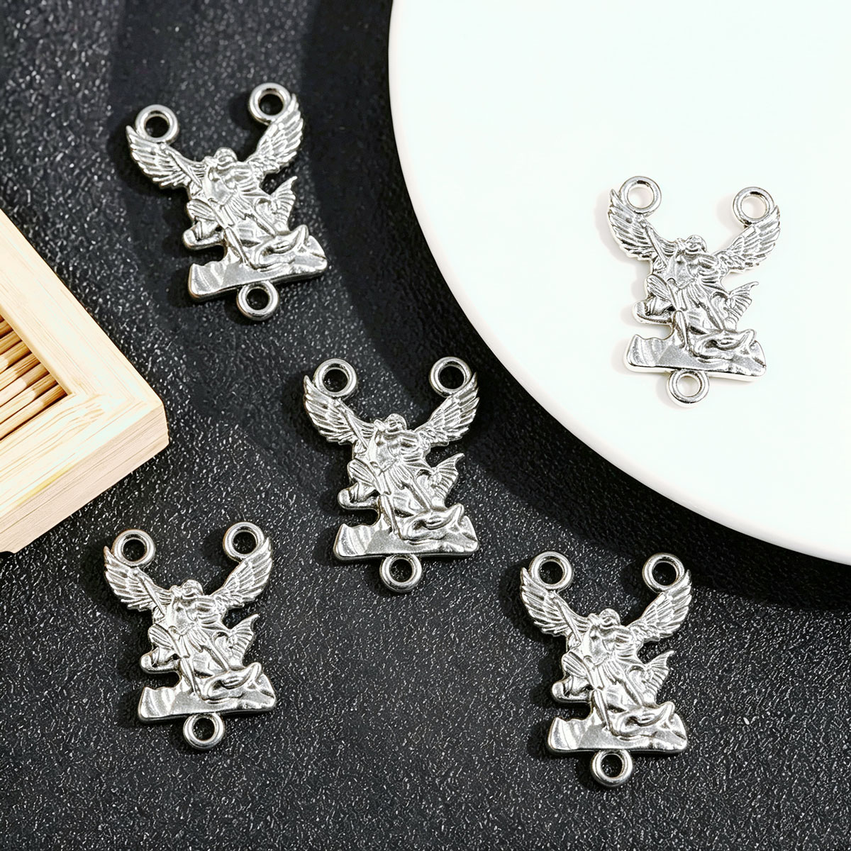20Pcs St Michael Charms, Silve - Jewelry Making Michaels recension och pris