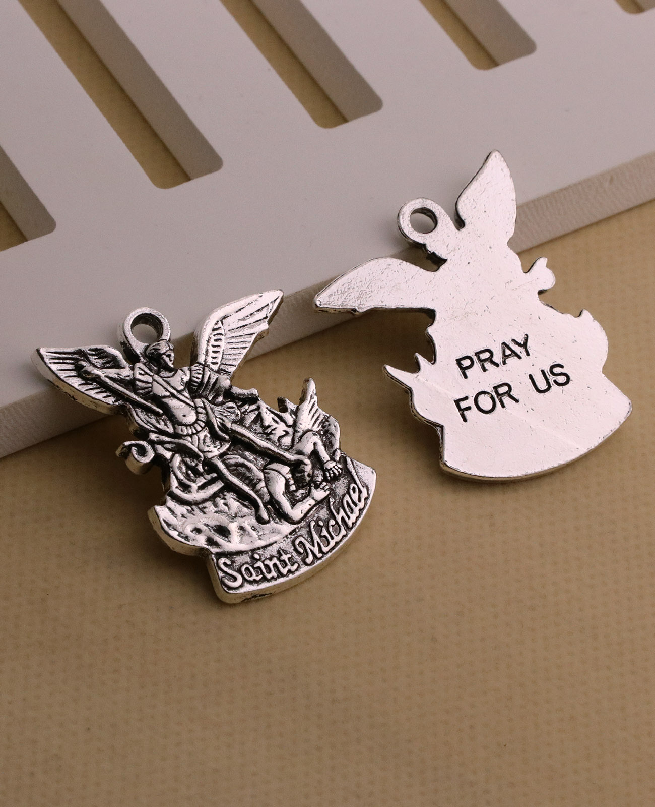 5Pcs The Archangel St.Michael  - Jewelry Making Michaels recension och pris